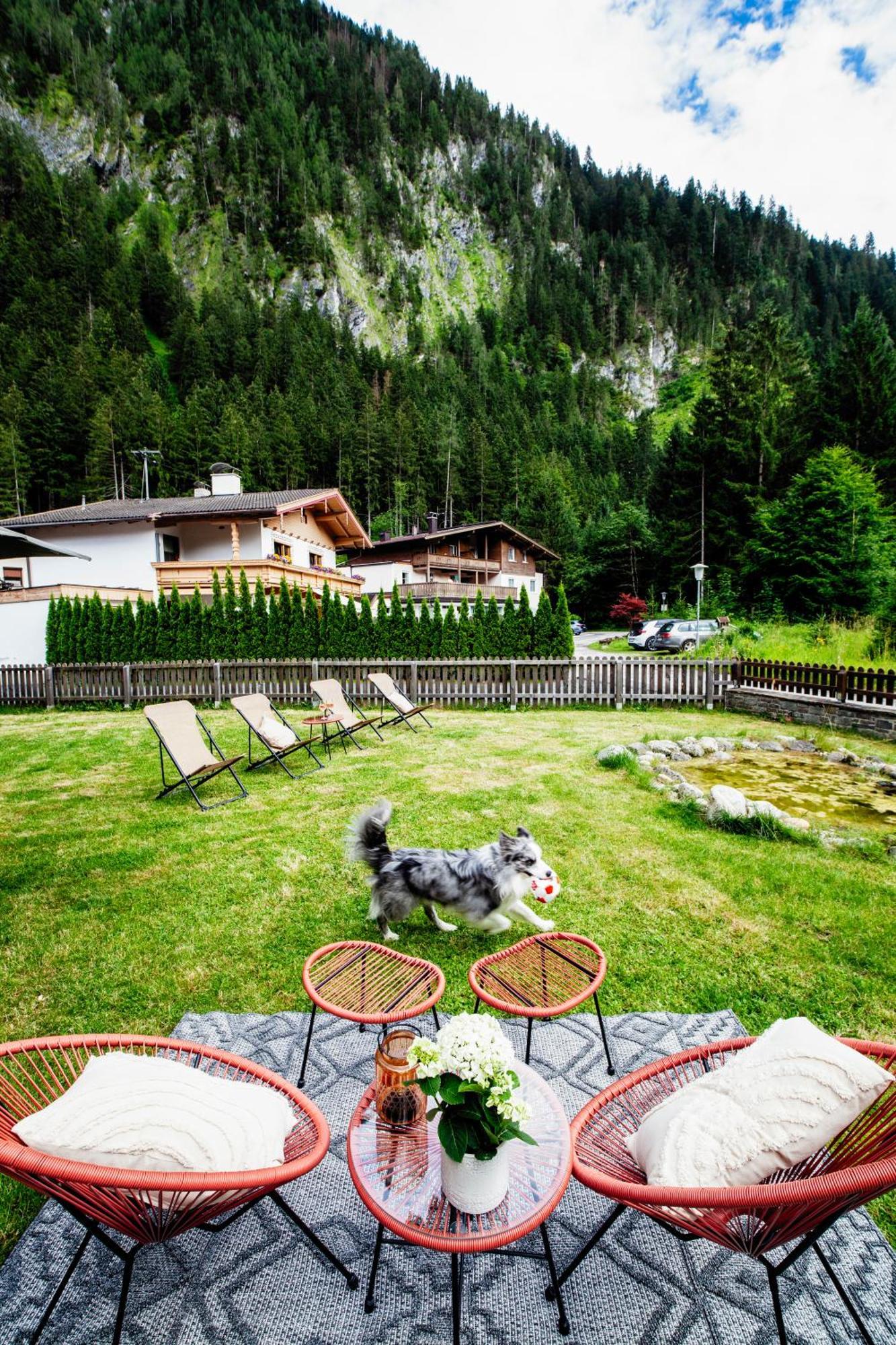 Pinetree Lodge Mayrhofen Bagian luar foto