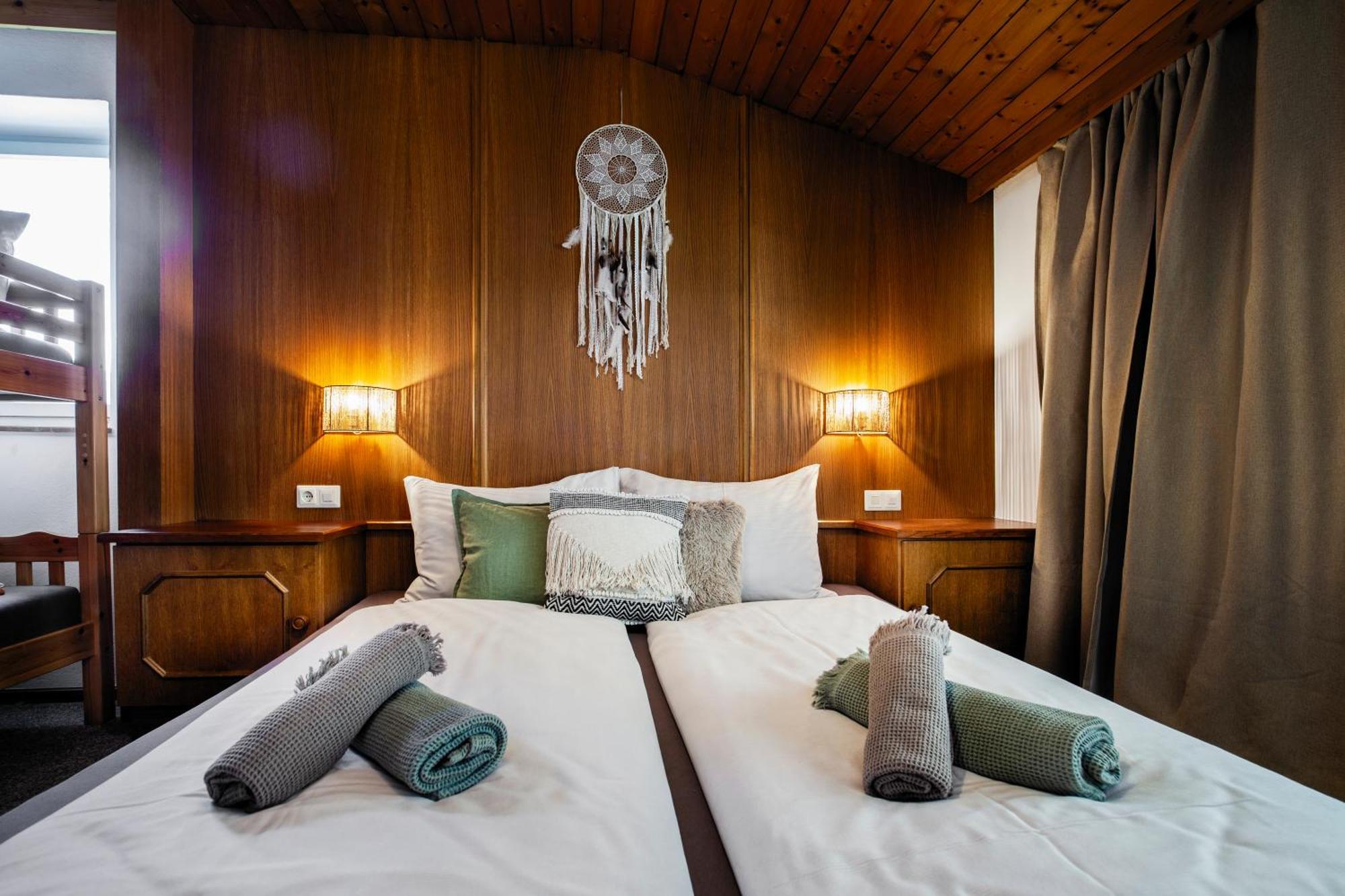 Pinetree Lodge Mayrhofen Bagian luar foto