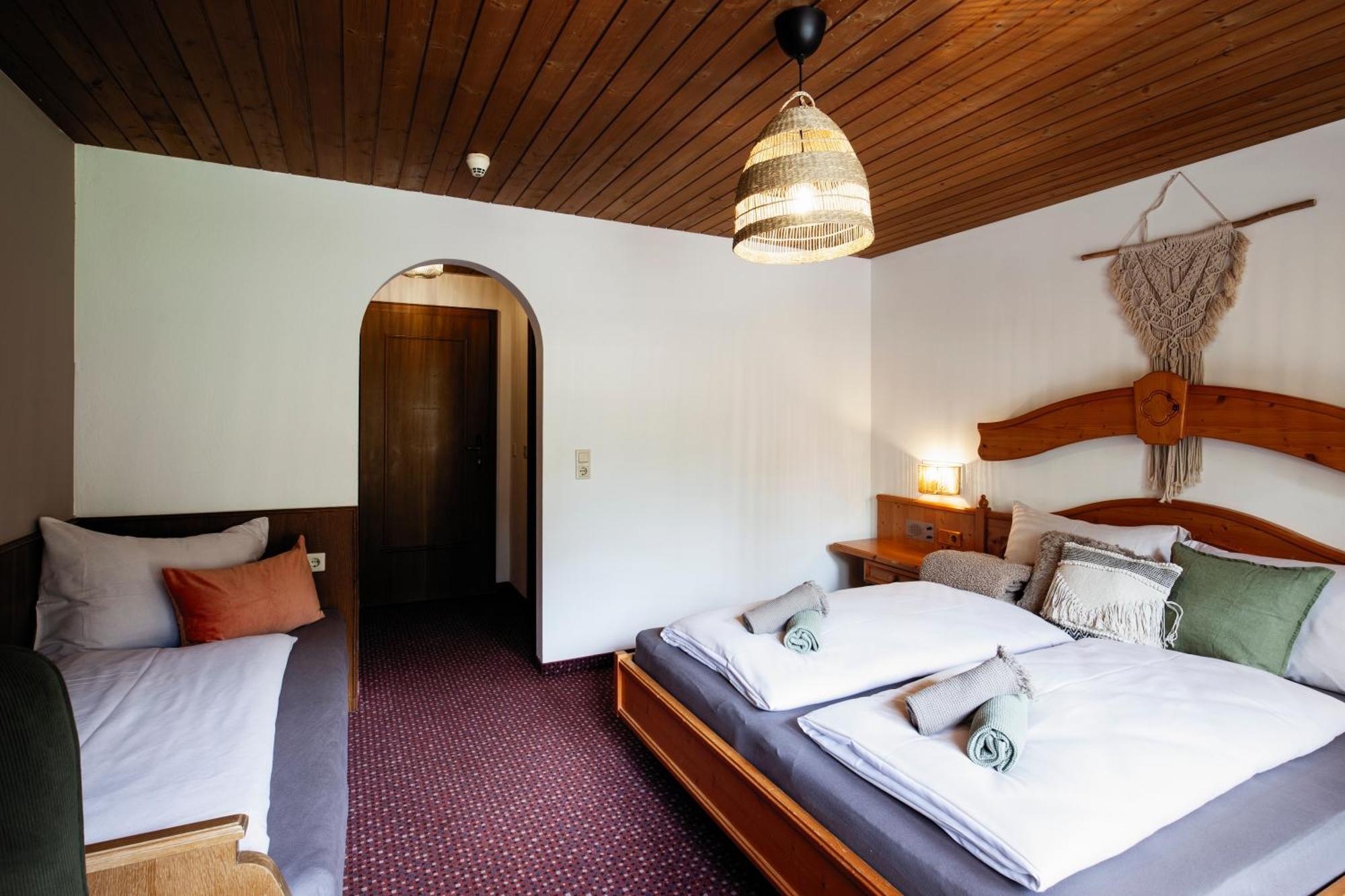 Pinetree Lodge Mayrhofen Ruang foto