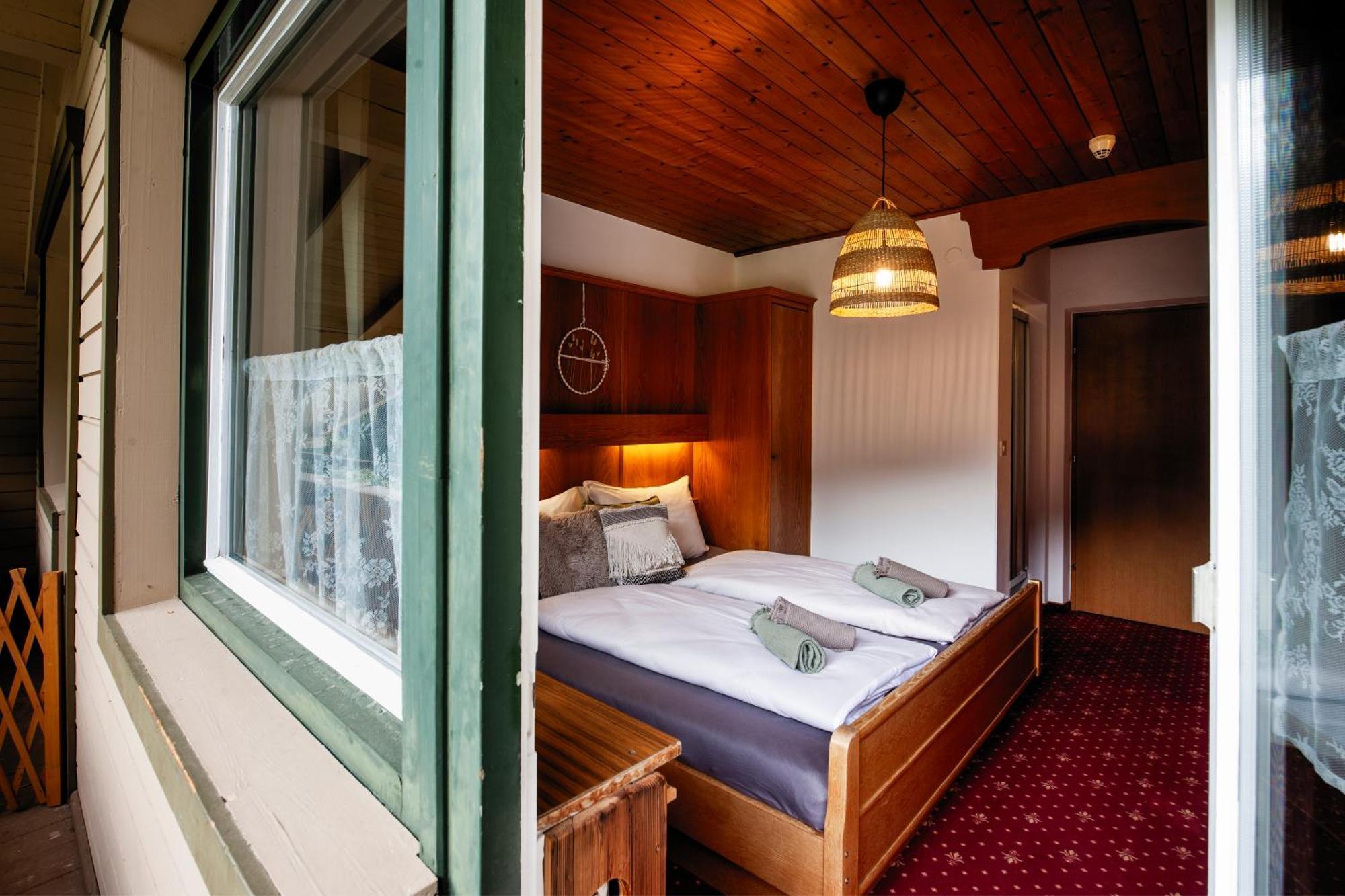 Pinetree Lodge Mayrhofen Bagian luar foto
